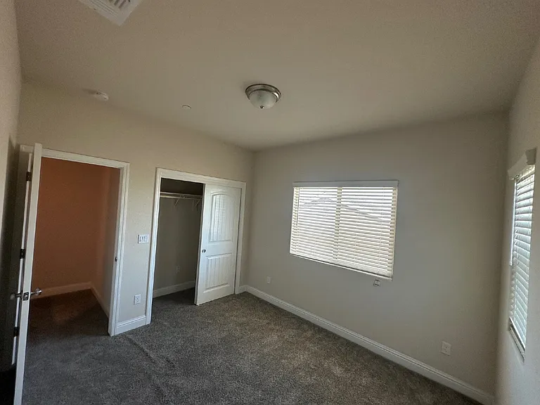 2494 Valdes Dr — Photo 24