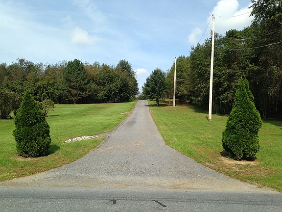 Entrance to secluded setting