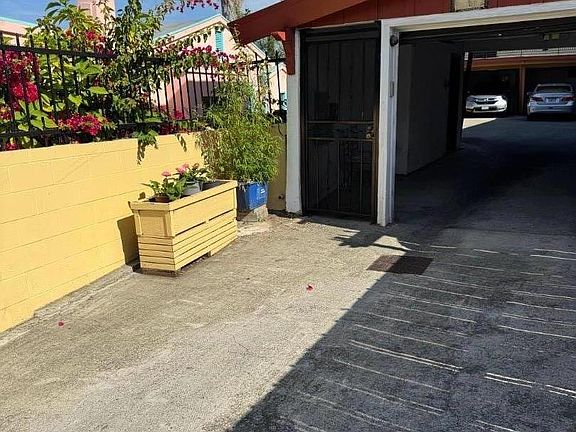 2nd image of Bona St