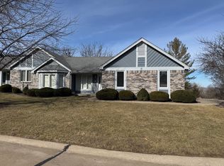 6 Depaula Trl, Saint Charles, MO 63301