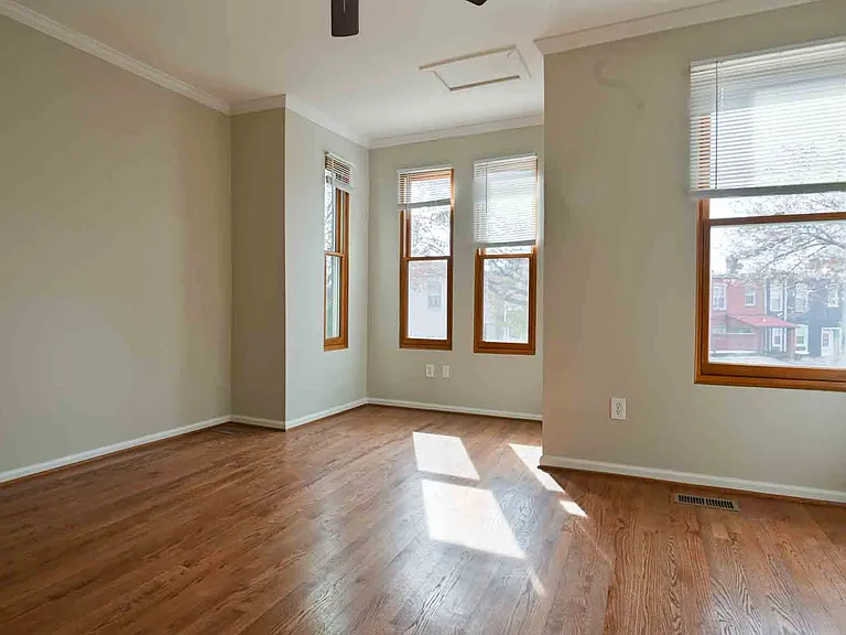 1318 Florida Ave NE — Photo 2
