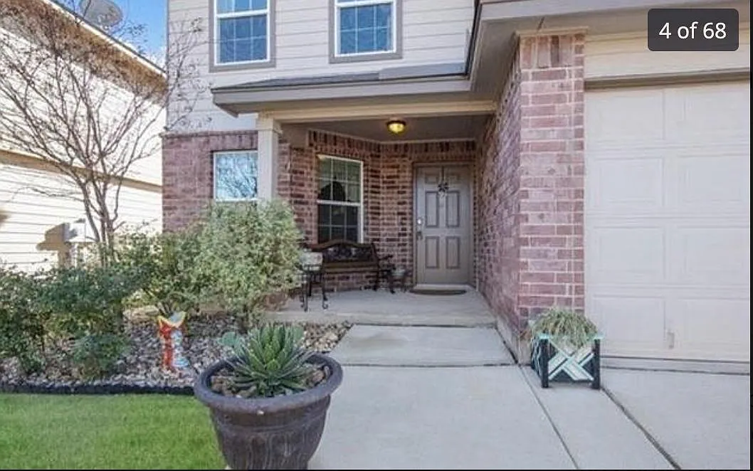 4 bed, 2325 sqft, $2,470 — Photo 4