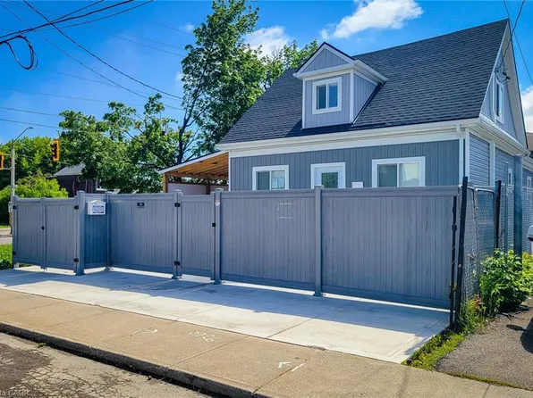 78 Hillyard St, Hamilton, ON L8L 6B4