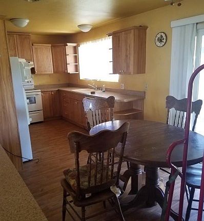 4th image of 1022 Hedge Ave