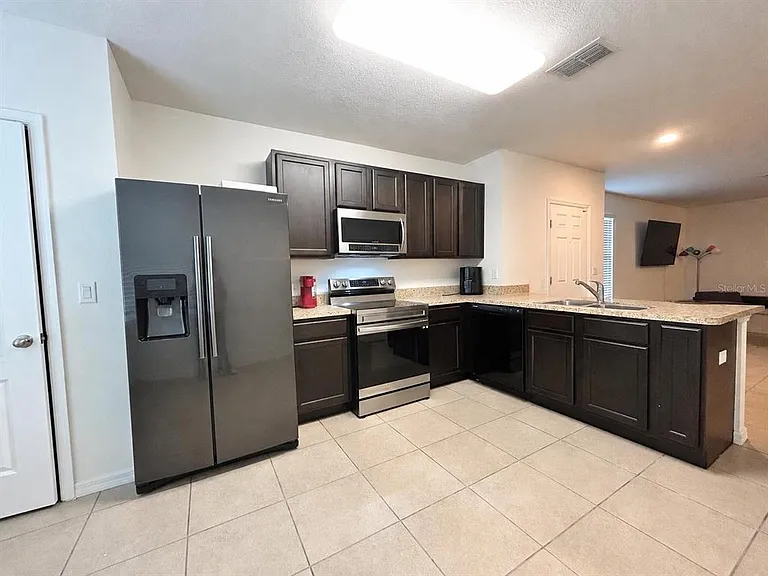 471 Arbor Lakes Dr — Photo 3