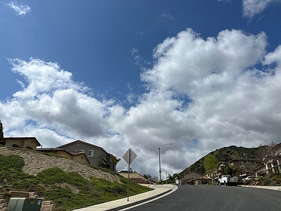3rd image of 29205 Gateway Dr