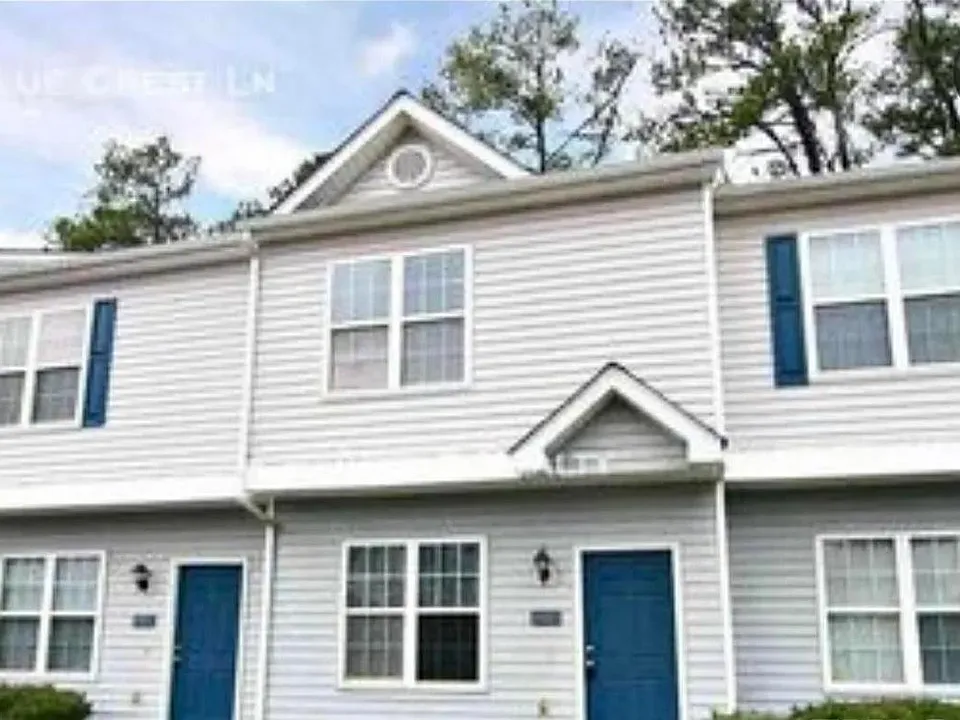 Blue Crest Ln