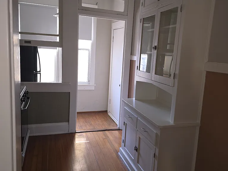 802 McGowen St #11 — Photo 3