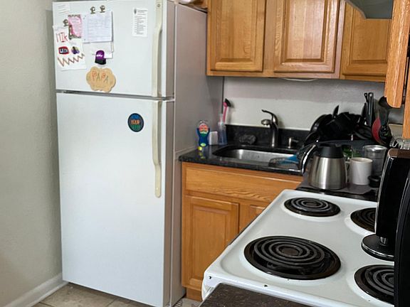 3rd image of 3614 Berry Ave #4