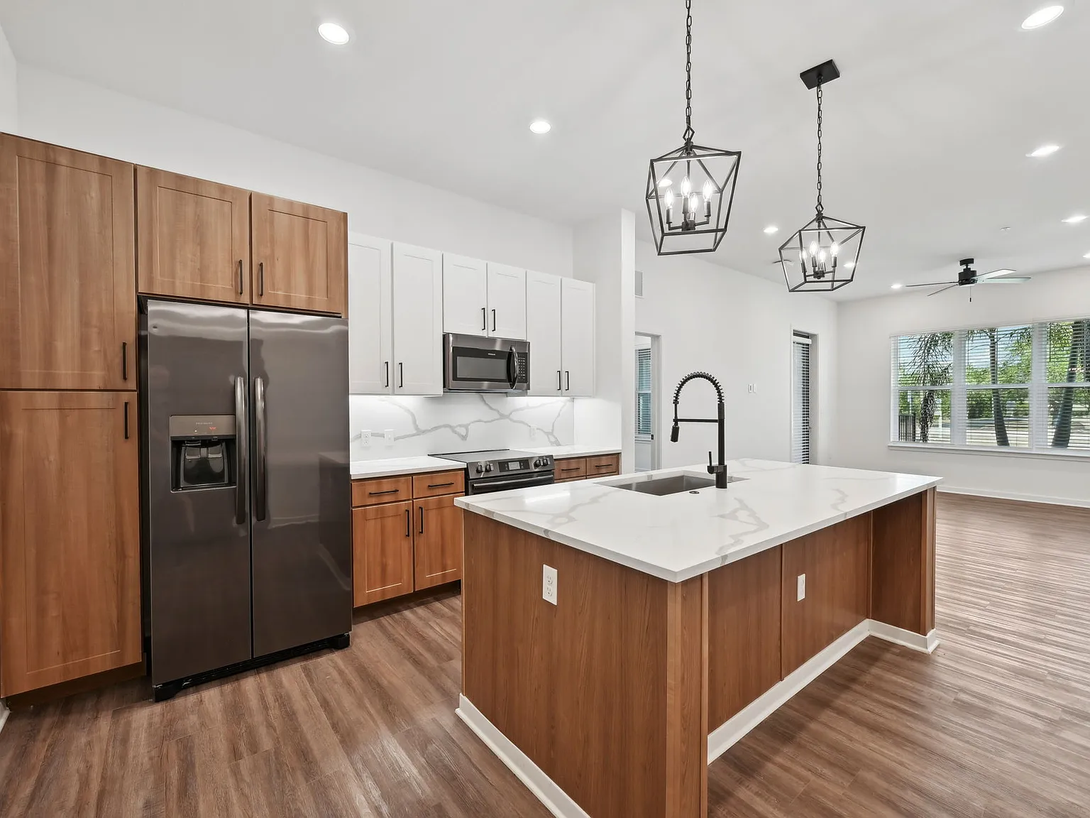 The Concord Luxury Apartments — Photo 4