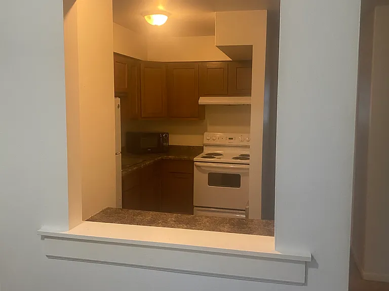 550 E Cass St — Photo 4