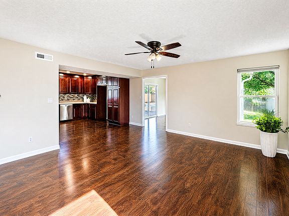 5th image of 10194 Buell Dr
