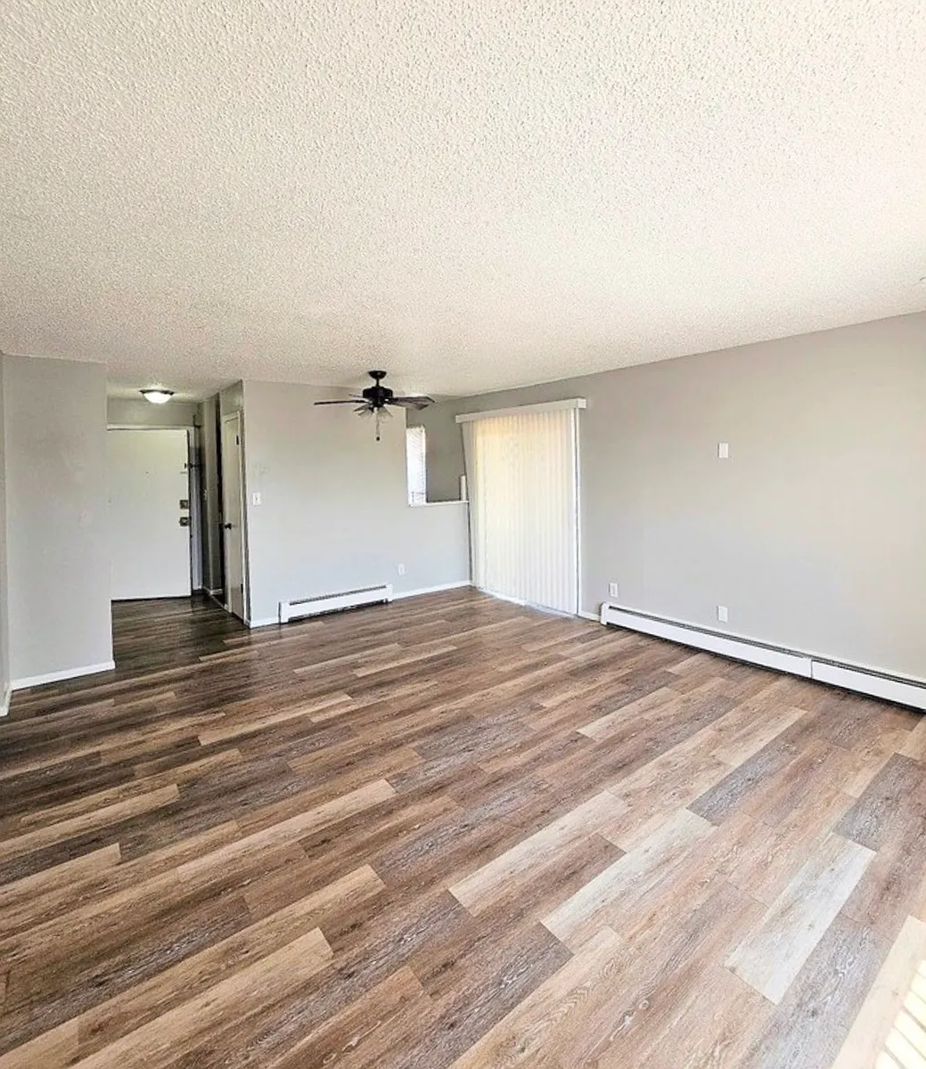 Building Photo - 4320 Loomis Ave #C