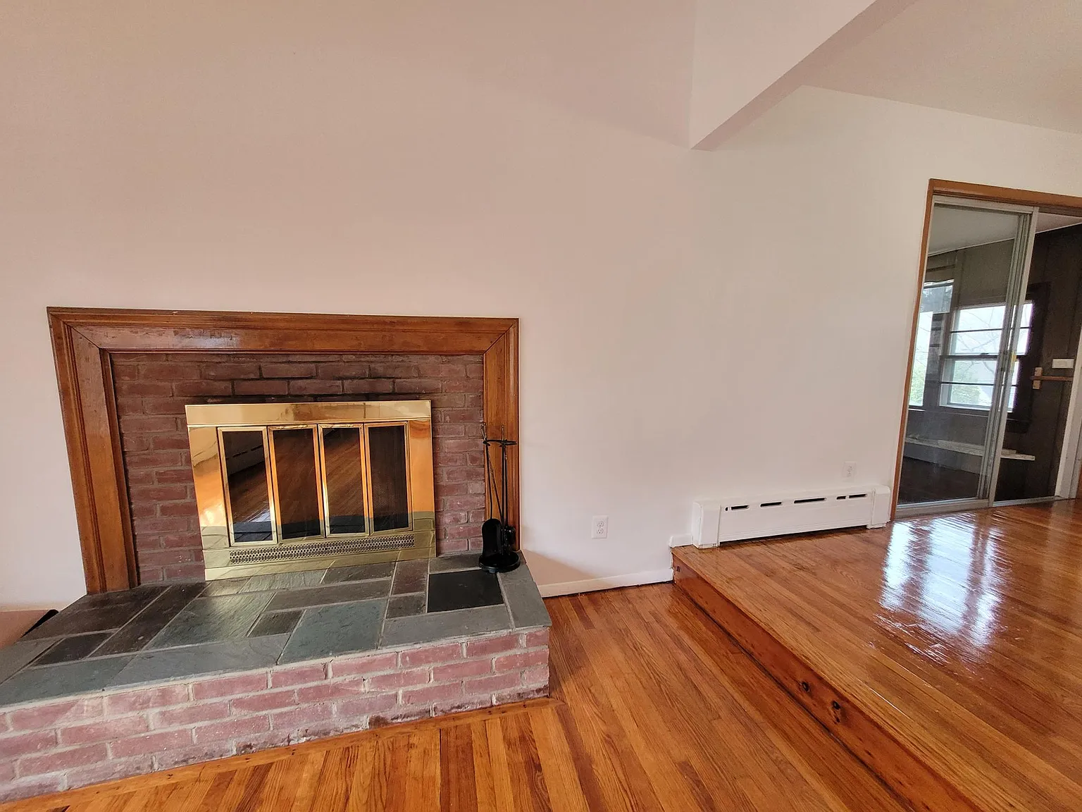 3 bed, 2500 sqft, $4,350 — Photo 3