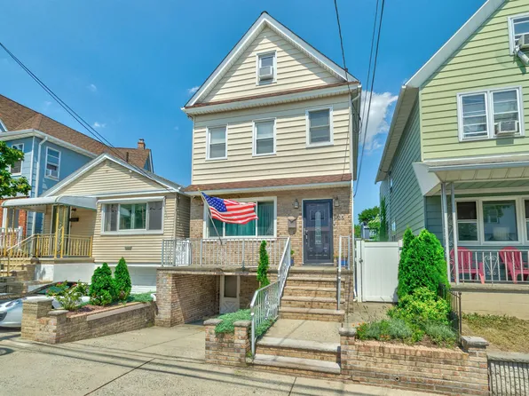 25 W 49th St, Bayonne, NJ 07002