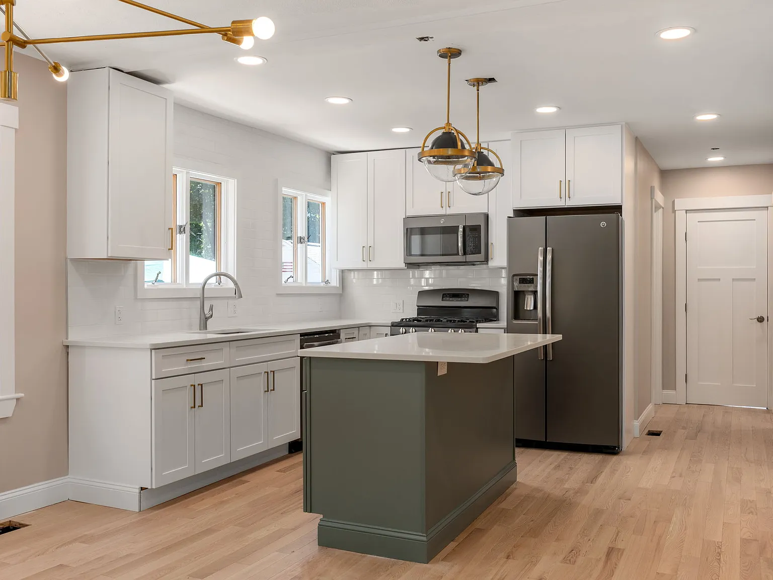 2 bed, 1250 sqft, $3,800 — Photo 1