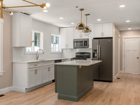 111 Central St #1, Concord, MA 01742