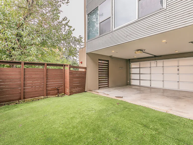 5205 Capitol Ave #6 — Photo 3