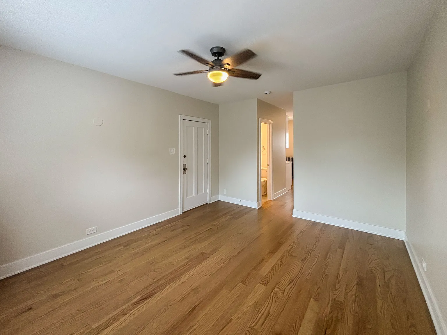 1 bed, 900 sqft, $2,175 — Photo 2