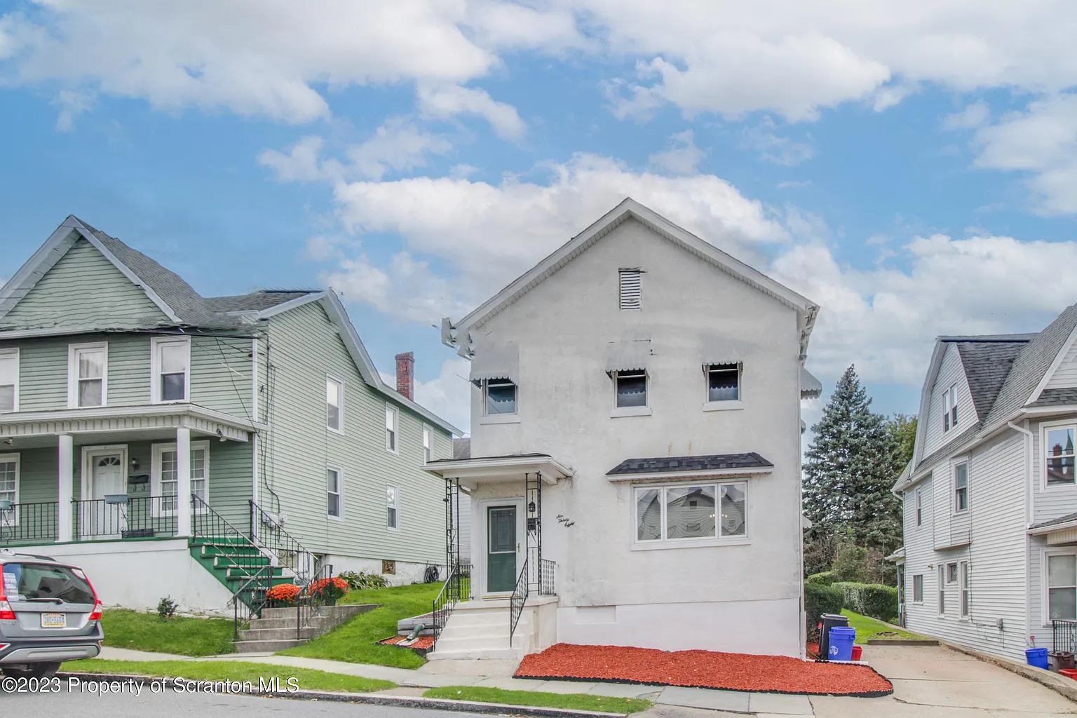 638 River St photo 1