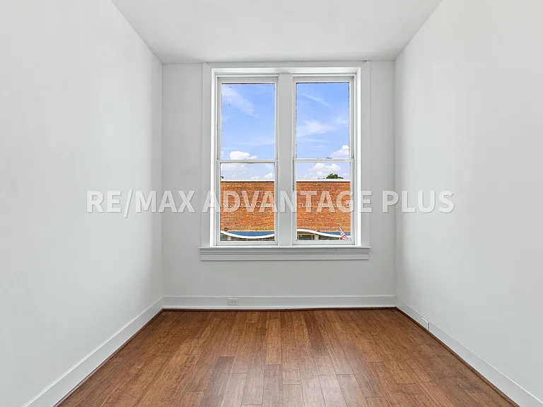 142 N Main St — Photo 35
