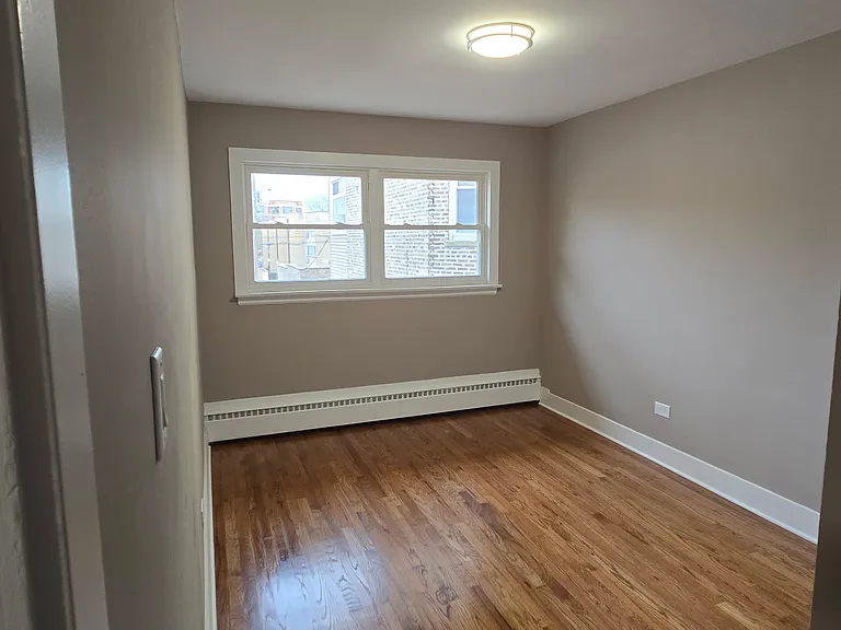 7647 N Greenview Ave — Photo 15