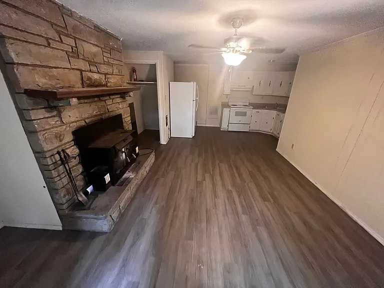 160 Evening Shade Dr — Photo 2