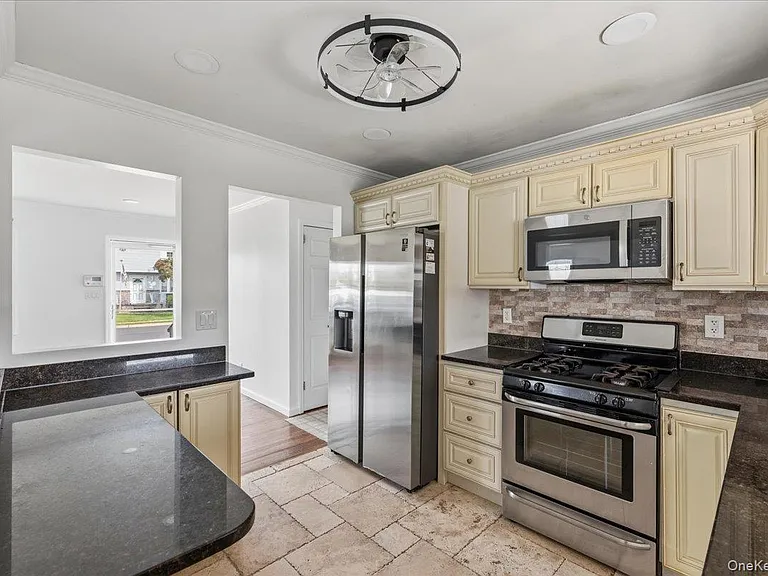 4 Cecil Pl — Photo 12