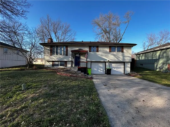 1402 Ann Ave, Harrisonville, MO 64701