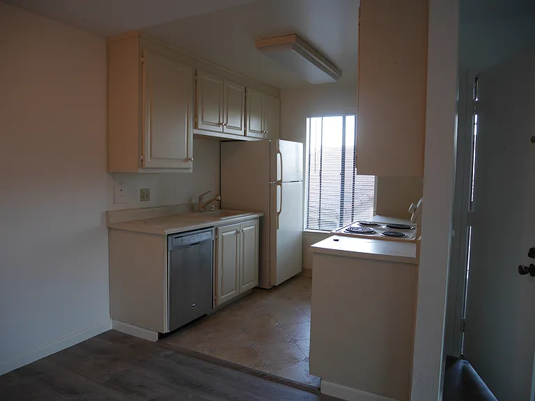 4202 Golden Oaks Ln — Photo 4