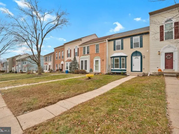 488 Lakes Ct, Westminster, MD 21158