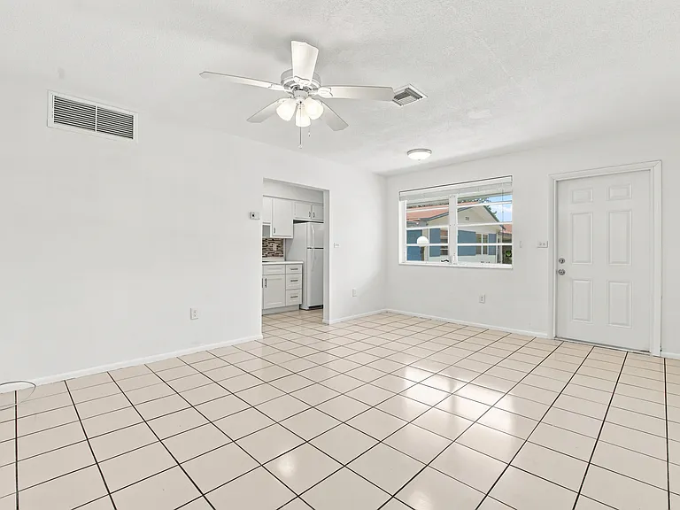 7211 Venetian St #2 — Photo 12