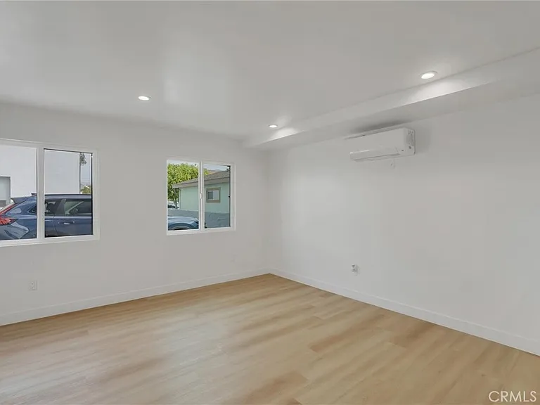 2114 E 2nd — Photo 14