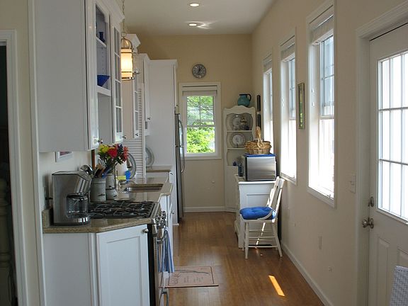 4th image of 5263 E Bluff Dr
