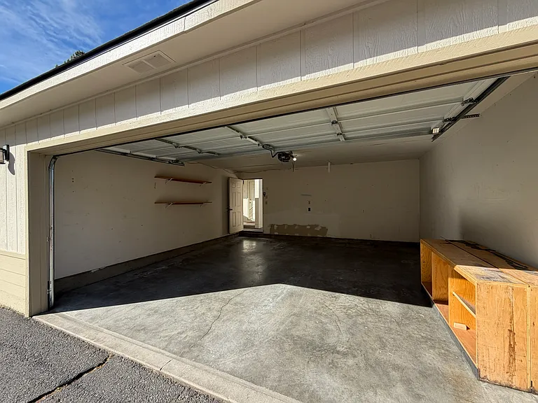 1050 NE Butler Market Rd #20 — Photo 32