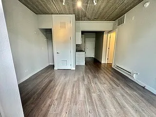 2407 W Eastwood Ave #303 — Photo 8