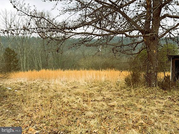 3rd image of 986 Rushing River Rd