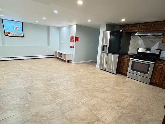 5th image of 422 Hanover Ave #B