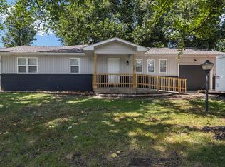 2105 Village Ln, Bolivar, MO 65613
