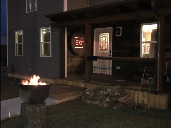 125 S May St #1, Hinckley, IL 60520