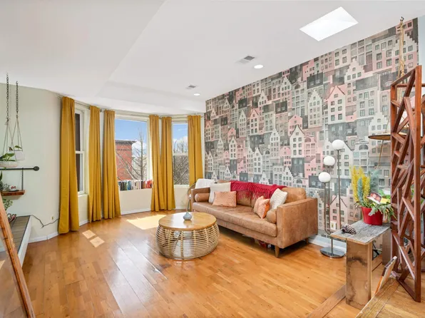 447 Marshall Ave APT 5, Saint Paul, MN 55102