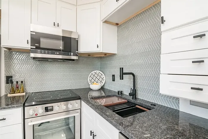 140 Chestnut St #140 — Photo 12