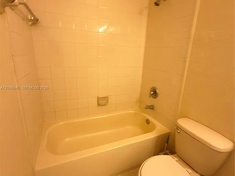2728 SE 17th Ave #202 — Photo 10
