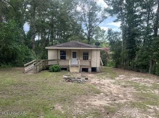8 Summer Ln, Poplarville, MS 39470