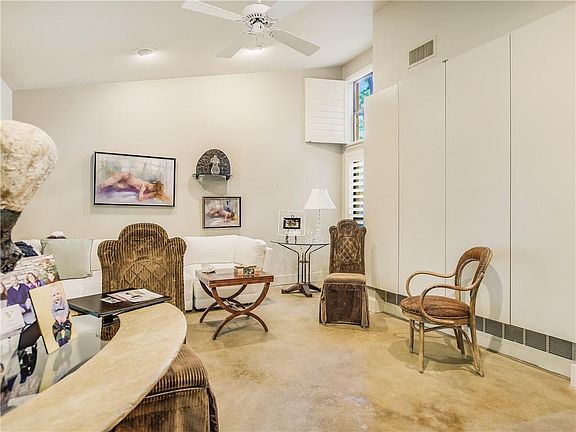5th image of 2314 Little John Dr