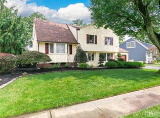 27 Phillips Rd, Edison, NJ 08817