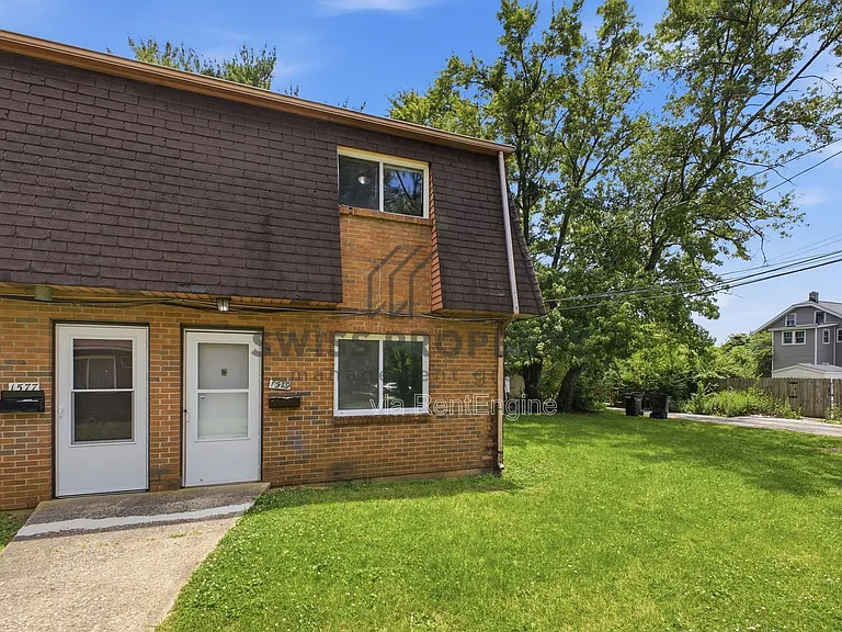 1579 Briarwood Ave — Photo 2