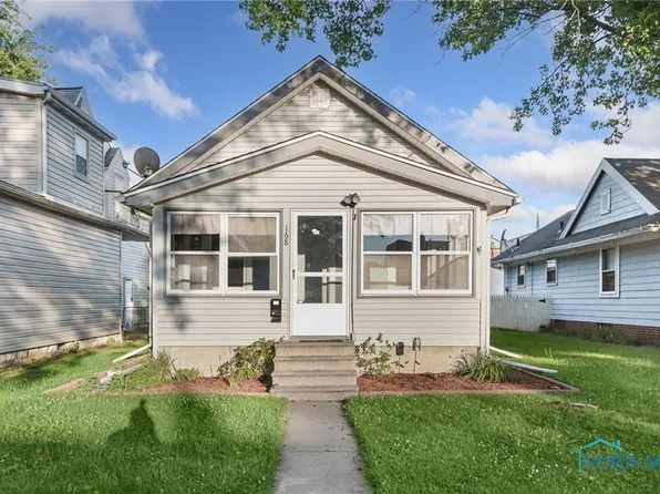 168 Oak St, Rossford, OH 43460