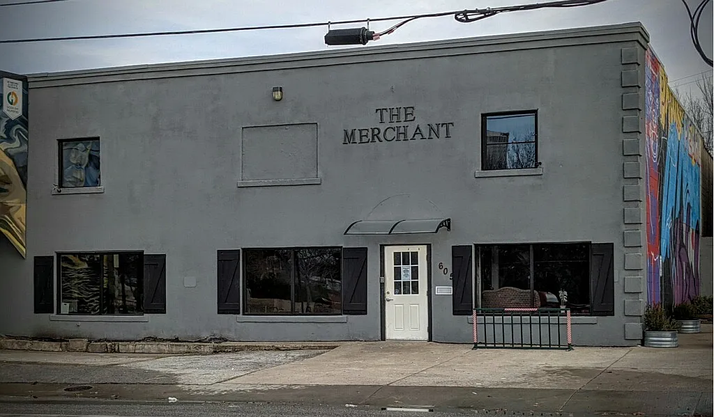 Building Photo - 605 S Peoria Ave #2