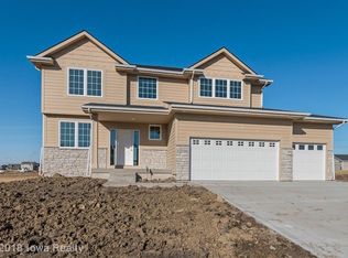 14709 Walnut Meadows Dr, Urbandale, IA 50323